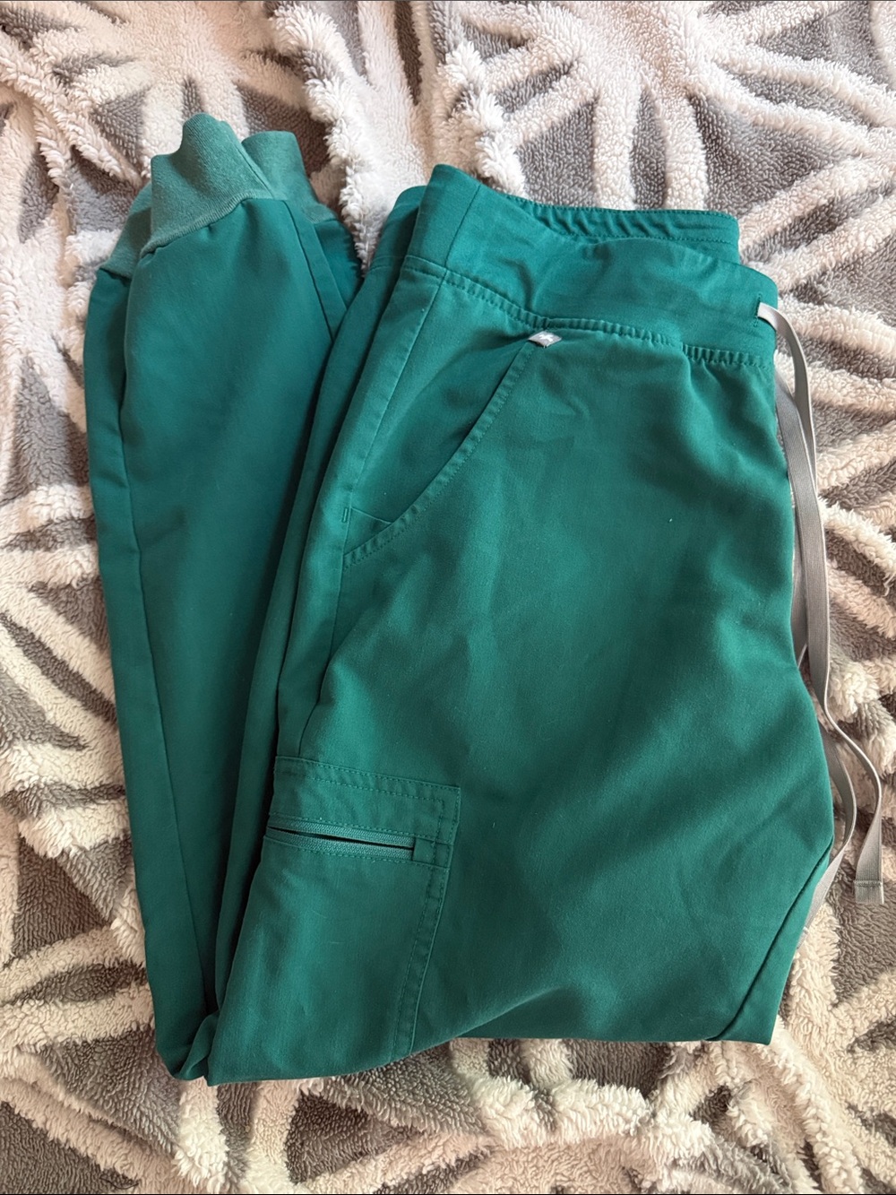 Figs Women’s Scrub Pants in Teal Green